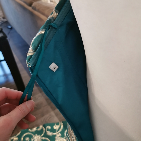 Couture mermaid dress with train - Picture 4 of 4